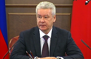 Собянин вручил 55-тысячное разрешение на осуществление таксомоторной деятельности
