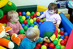 В детских поликлиниках Москвы появятся игровые зоны