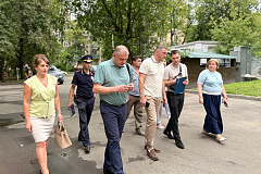 Сегодня глава управы района Марфино Игорь Мальцев провёл очередной обход территории по Ботанической улице