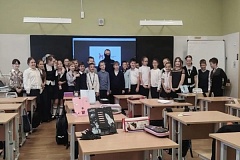 Столичные спецназовцы провели урок мужества для школьников 