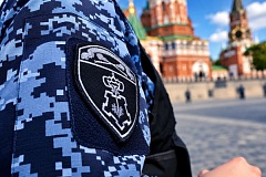 В Москве росгвардейцы задержали иностранца за дебош в хостеле