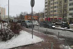 По просьбе местного жителя в Марфине демонтировали несанкционированную рекламную стойку 