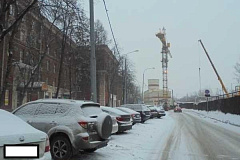 Незаконную рекламу в Гостиничном проезде демонтировали по просьбе жителя 