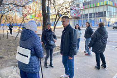 Исполняющий обязанности главы управы района Леонид Лексиков провел обход территории по ранее запланированному маршруту.